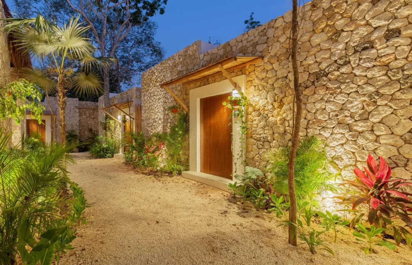 HOTEL ZEDNA 12 BUNGALOWS